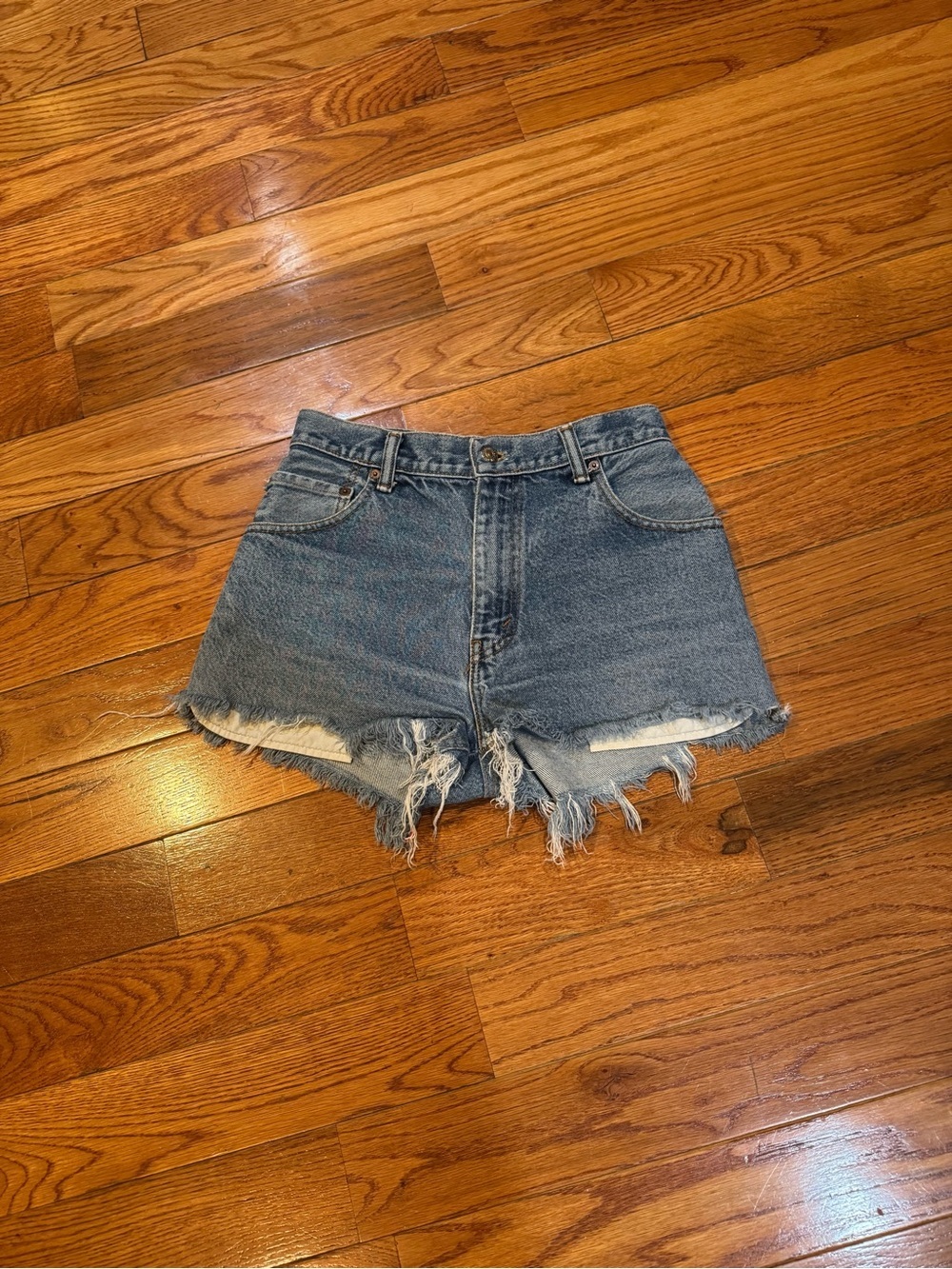 Vintage Levi’s Y2K Distressed Cut Off Denim Shorts 28